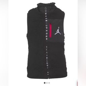 Boys Jordan Sherpa Vest size L